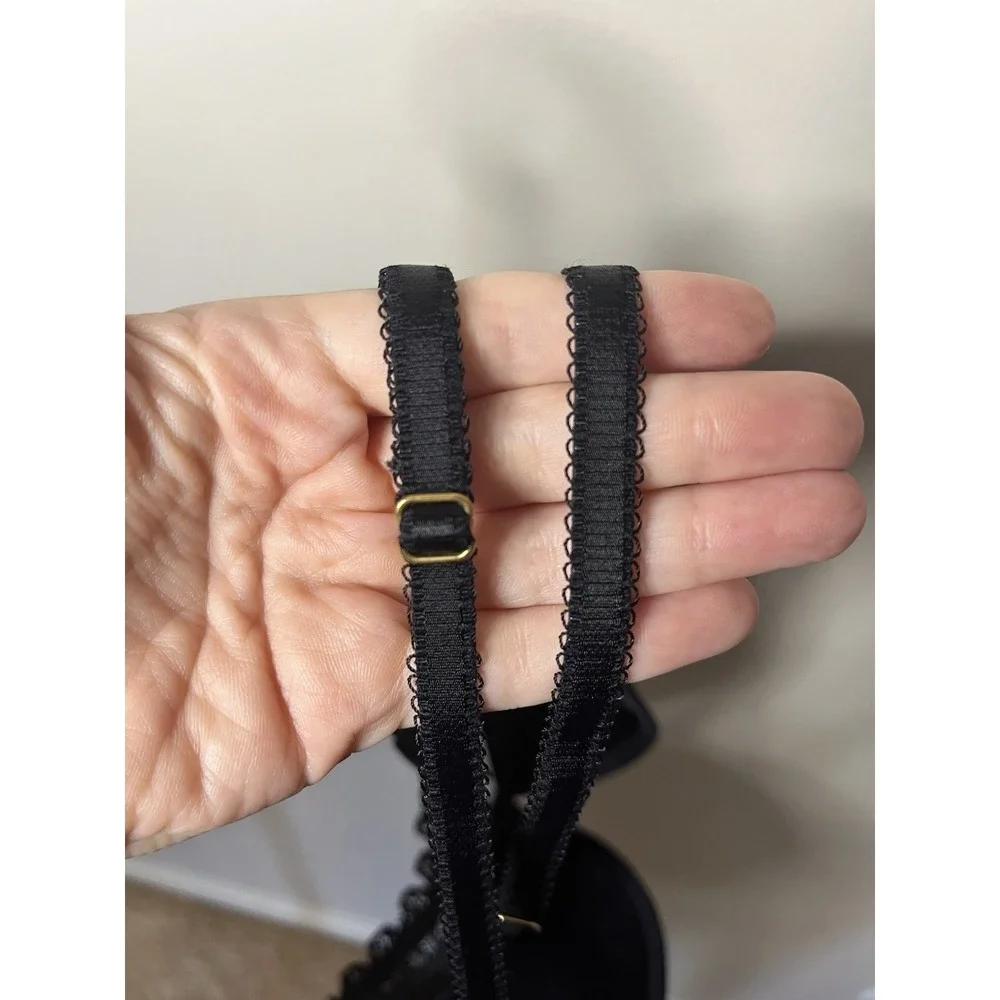 Vintage NWT Victoria's Secret Very Sexy Push Up Bra Black 34B Crossback Lace Y2K - Picture 6 of 9